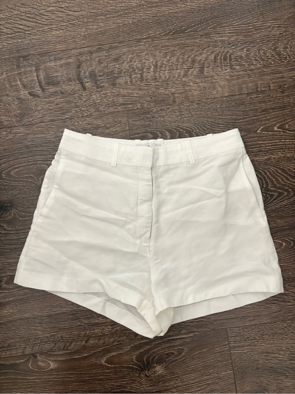 Aritzia Babaton White Linen Shorts